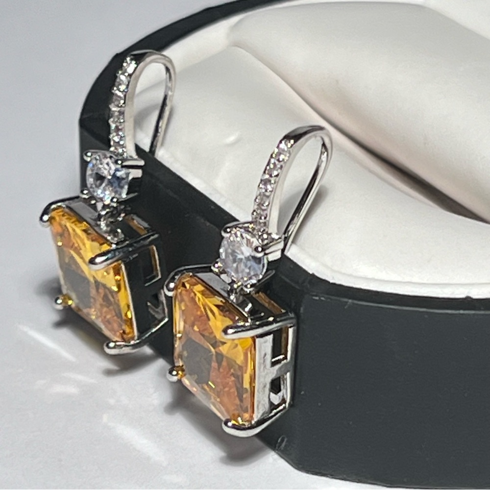 Exquisite Citrine Earrings - Picture 3 of 10